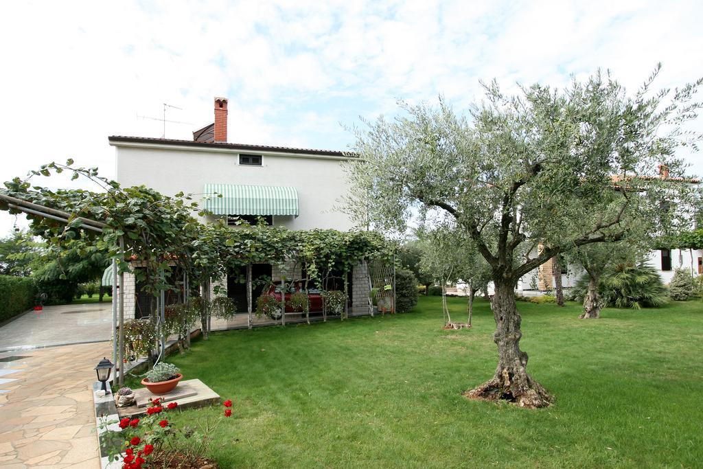 Apartments Bella Vista Umag Exterior photo