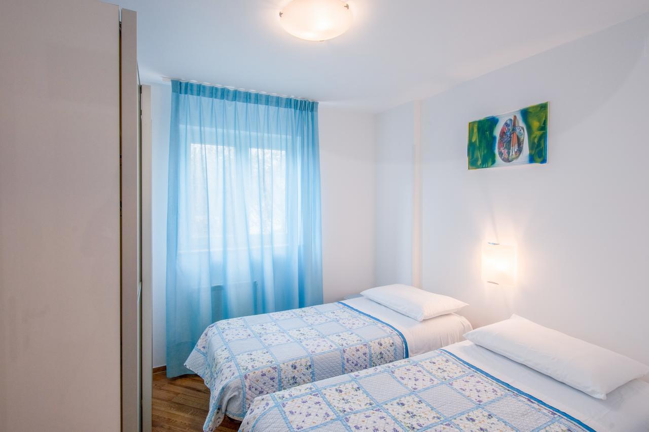 Apartments Bella Vista Umag Exterior photo